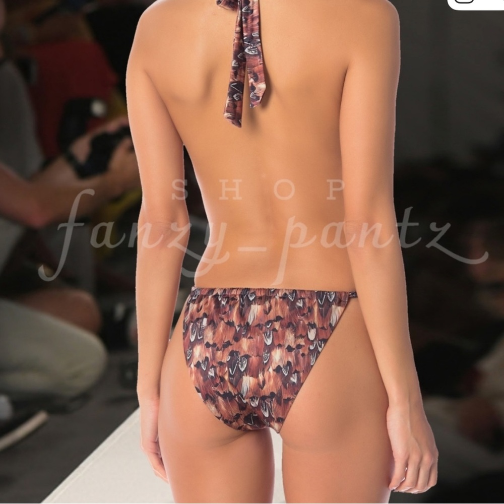 Plunging one piece bathing suit - Picture 3 of 3